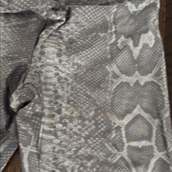 Koral Gray Patterned Leggings - Picture 7 of 12